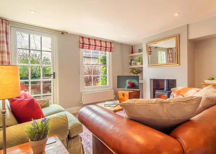 Adorable Cottage With A Log Burner In Heavenly Village - Constable Lodge