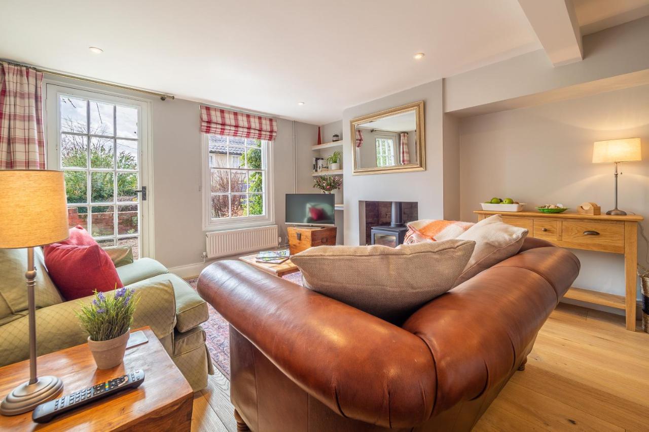 Hébergement de vacances Adorable With A Log Burner In Heavenly Village - Constable